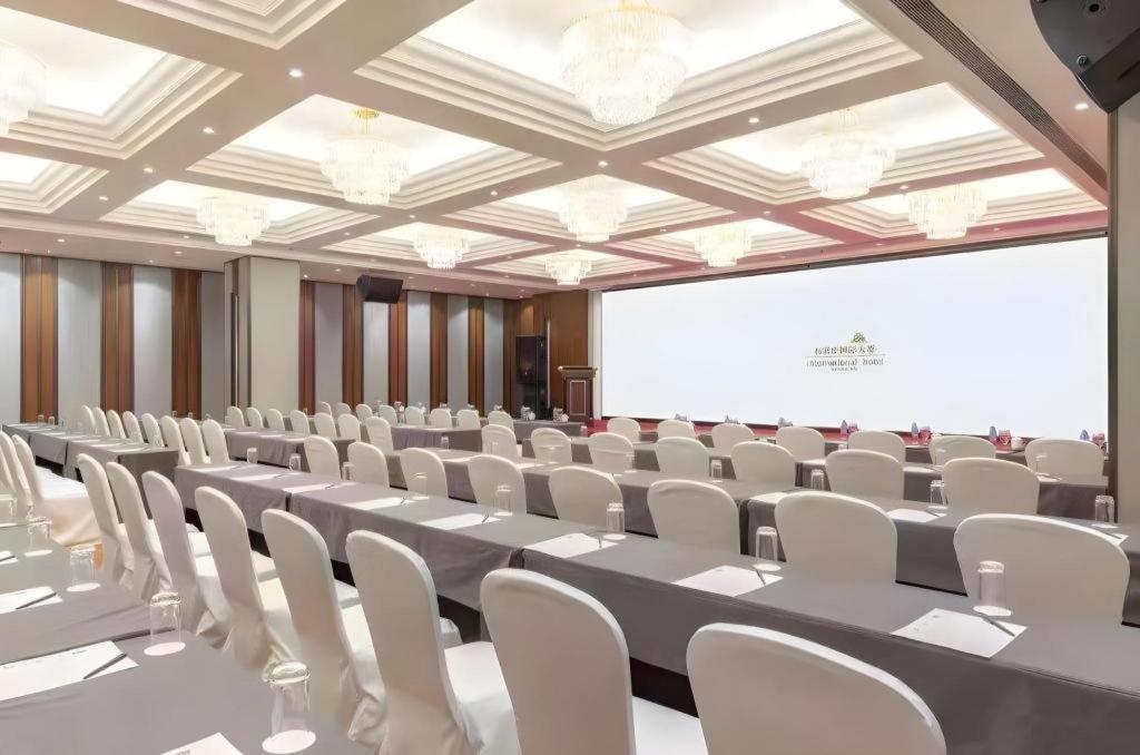 Shijiazhuang International Building Hotel Esterno foto